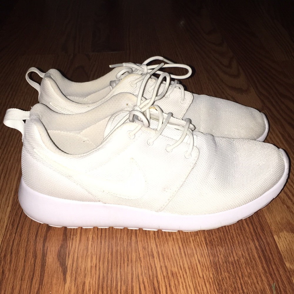 White Nike Roshes